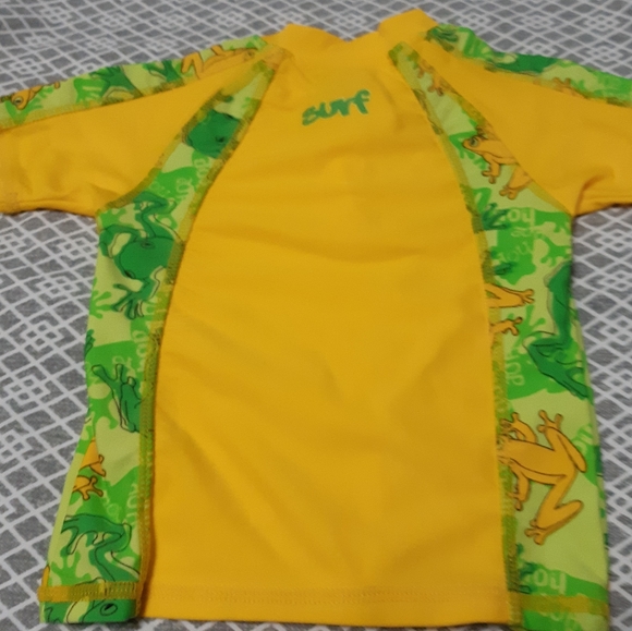 Boys 2 piece matching frog themed Swim wear. - Picture 3 of 7